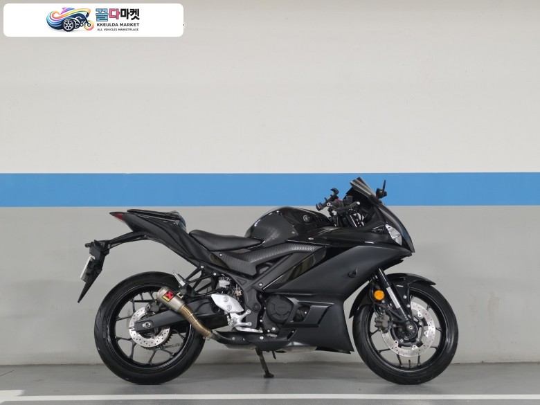 야마하 YZF R3 2023년식 23년식 야마하 YZF-R3 블랙 아크라포빅 S+급상태 옵션다수