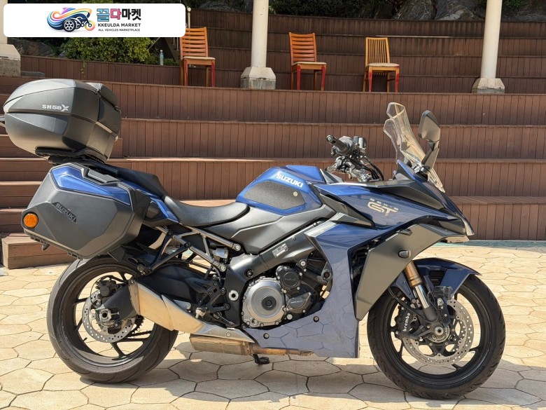 스즈끼 GSX S 1000 GT 2022년식 2022년식 스즈끼-GSX-S1000GT 깔끔한바이크 짧은키로수 상태A / 집앞무료배송 / 카드결제가능