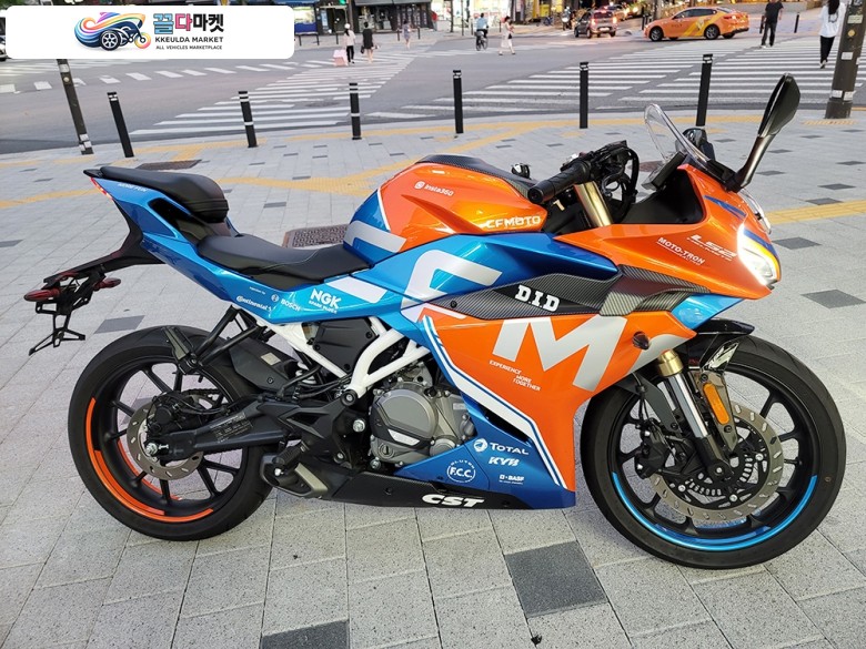 CF모토 300 SR 2023년식 ［매입대차가능］Cf모토 300SR 23년식 *1인소유 무꿍무사고* 신차같은 (중고)