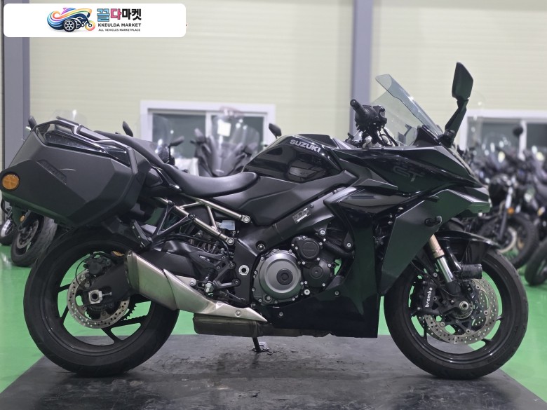 스즈끼 GSX S 1000 GT 2022년식 스즈키S1000GT 23년등록 사이드박스 블박2채널 짧은키로수 최저가판매합니다.