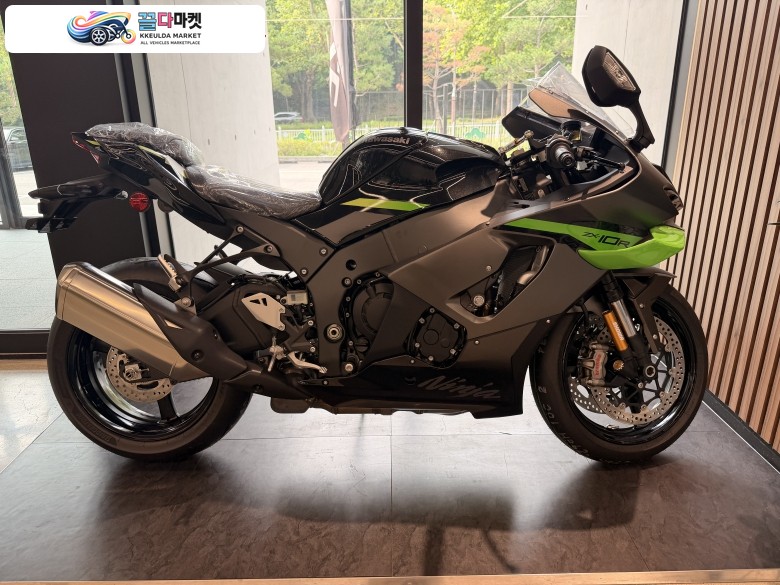 가와사키 닌자 10 R 2026년식 26년식 가와사키 ZX-10R 신차 판매합니다.