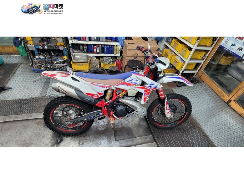 베타 300 RR 2-STROKE 2018년식 18년식 beta 300 2-STROKE 판매합니다...
