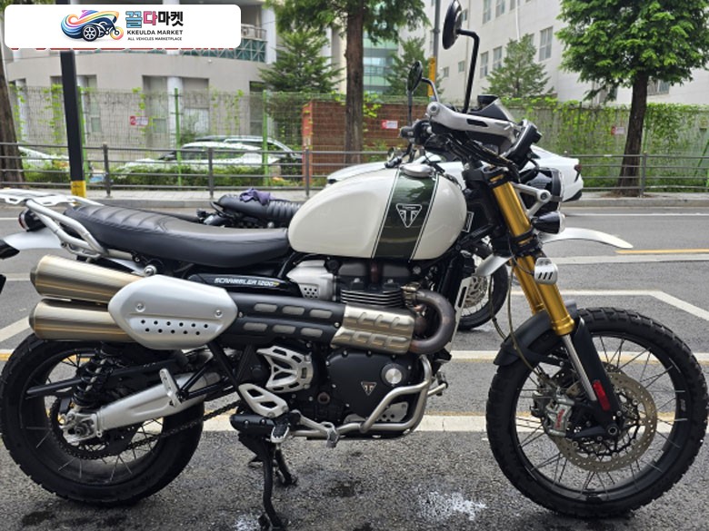 트라이엄프 스크램블러 1200 XE 2021년식 스크램블러1200xe팝니다