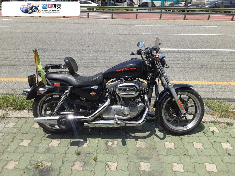 할리데이비슨 883 슈퍼로우 2013년식 여기 빛나는 할리 팔아봅니다~~ 좋은가격 대차가능(신한 하나 할부가능)