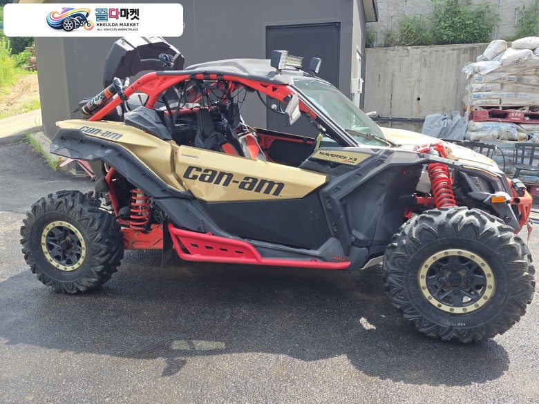 캔암 메버릭 X3 X RS 2017년식 2017년식 캔암 매버릭 x3xrs 아이언맨