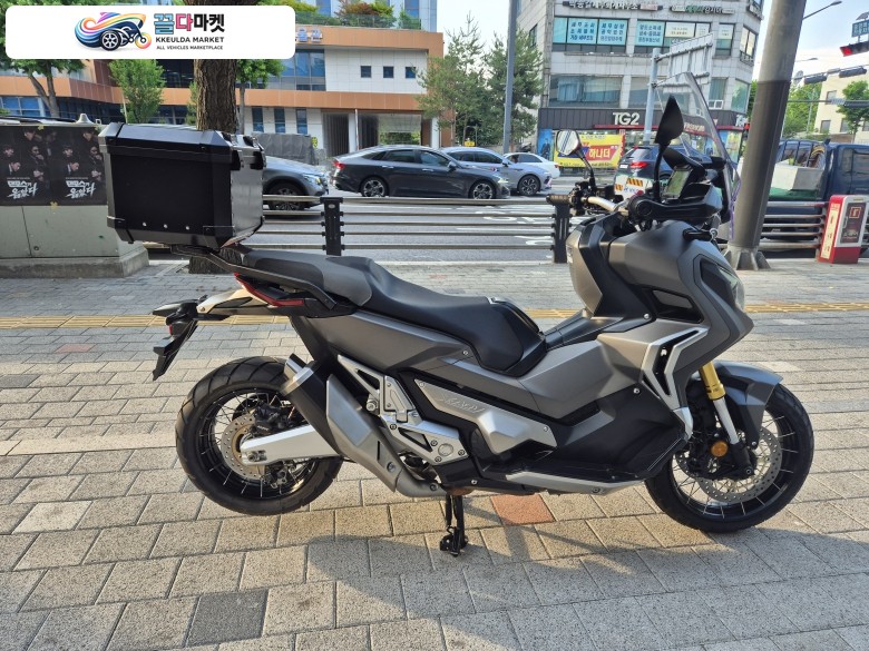 혼다 X ADV 2018년식 년식 대비 정말 짧은 적산거리(4,229KM)와 깔끔한 외관상태를 자랑하는 18년식 혼다 X-ADV 750 멧그레이 판매 합니다.