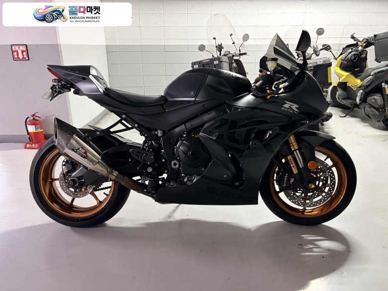 스즈끼 GSX R 1000 R ABS 2021년식 스즈키 R1000R 블랙에디션 21년식 6,474km 민트급 판매합니다.