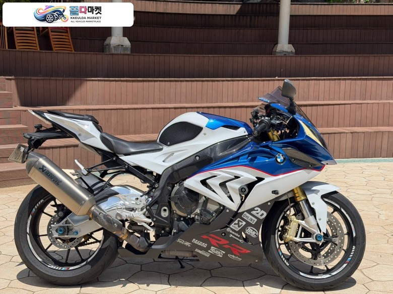BMW S 1000 RR 2016년식 2016년식 BMW-S1000RR 짧은키로수 아크라구변 깔끔한바이크 판매 / 전국무료배송 / 카드결제가능 / 등록대행OK