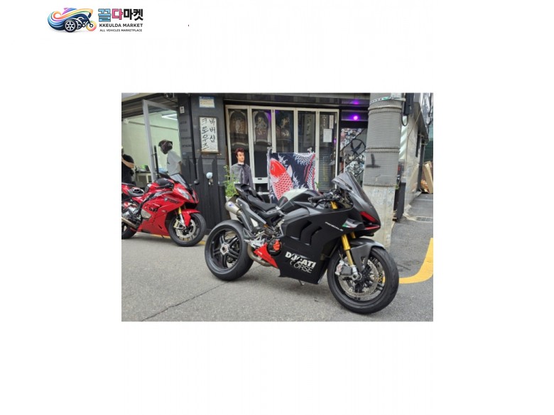 두카티 파니갈레 V4 SP 2022년식 두카티 파니갈레 V4SP2 판매합니다.
