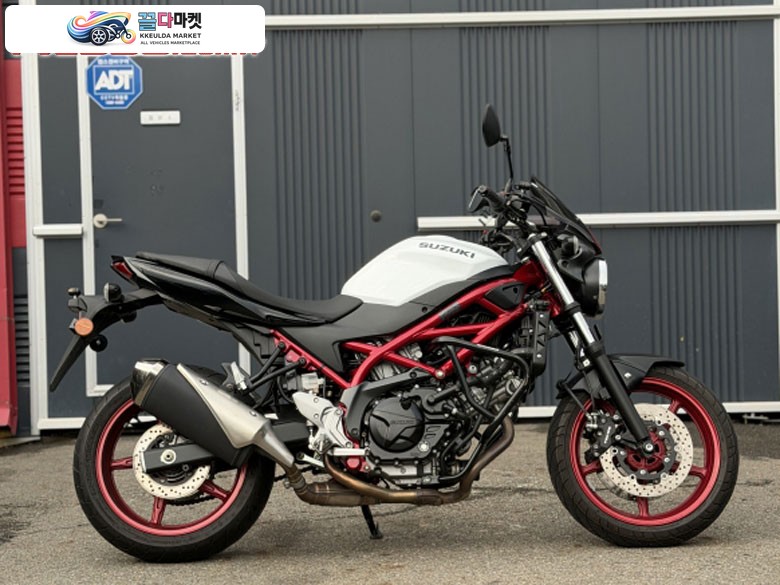 스즈끼 SV 650 2021년식 스즈끼SV650 2021년식 8570KM