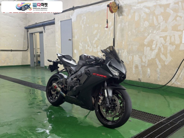 혼다 CBR 1000 RR 2019년식 19년식 CBR1000RR 판매합니다.