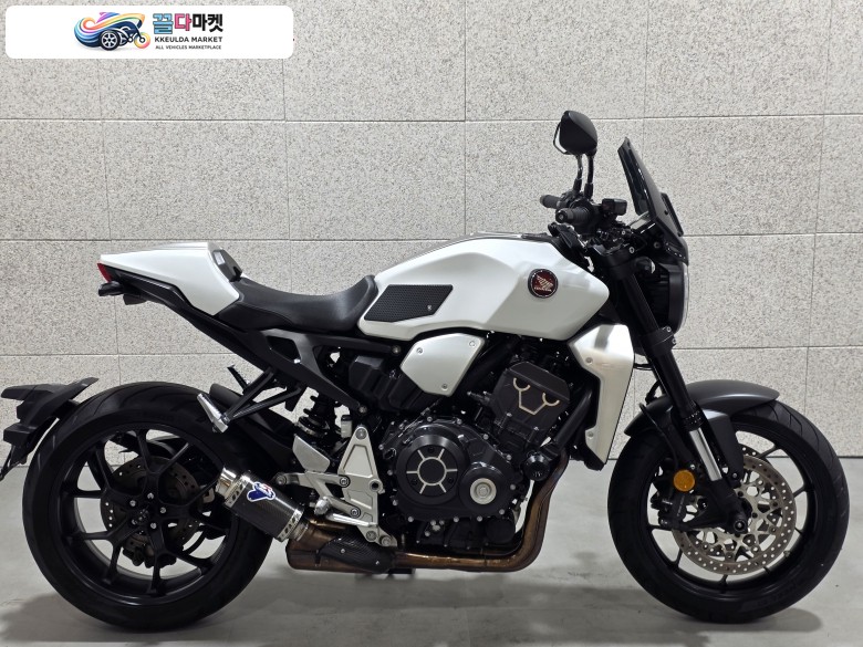 혼다 CB 1000 R 2020년식 20년식 혼다 CB1000R 떼르미뇨니 머플러 차량 판매 / 대차