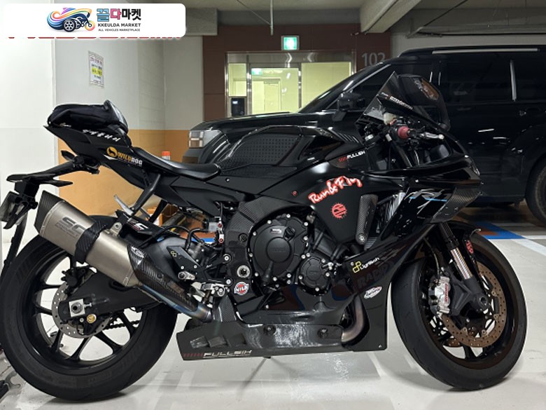 야마하 YZF R1 2022년식 신차급 키로수 79xx 야마하 r1 튜닝다수