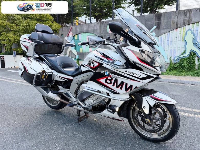 BMW K 1600 GTL 2011년식 BMW K1600GTL 2011년식 방탄데칼 판매합니다.상태아주좋습니다.