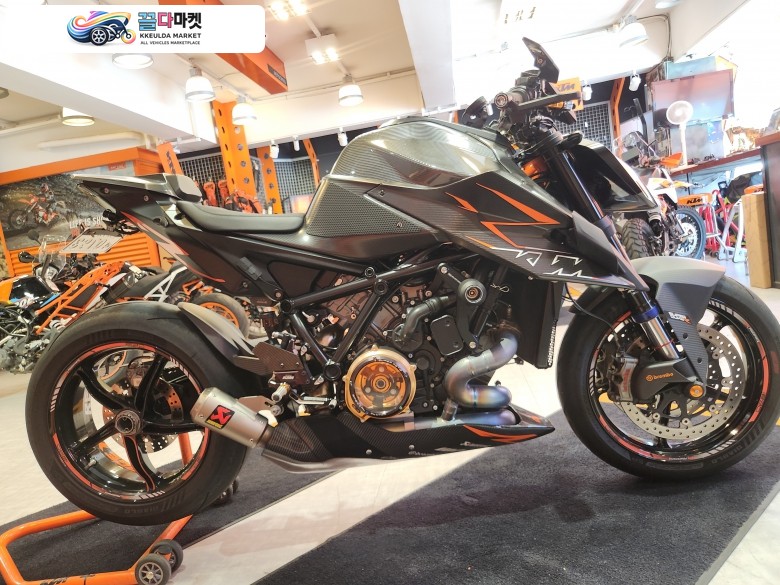KTM 1290 슈퍼 듀크 R 2022년식 22년 1290 슈퍼듀크 판매합니다