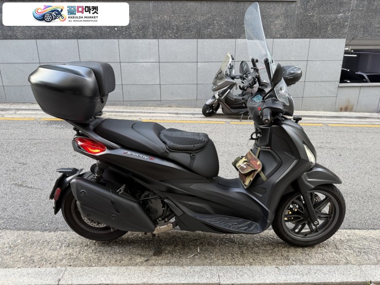 피아지오 비버리 400 S 2023년식 비버리400 23년식 낮은키로수 판매합니다.