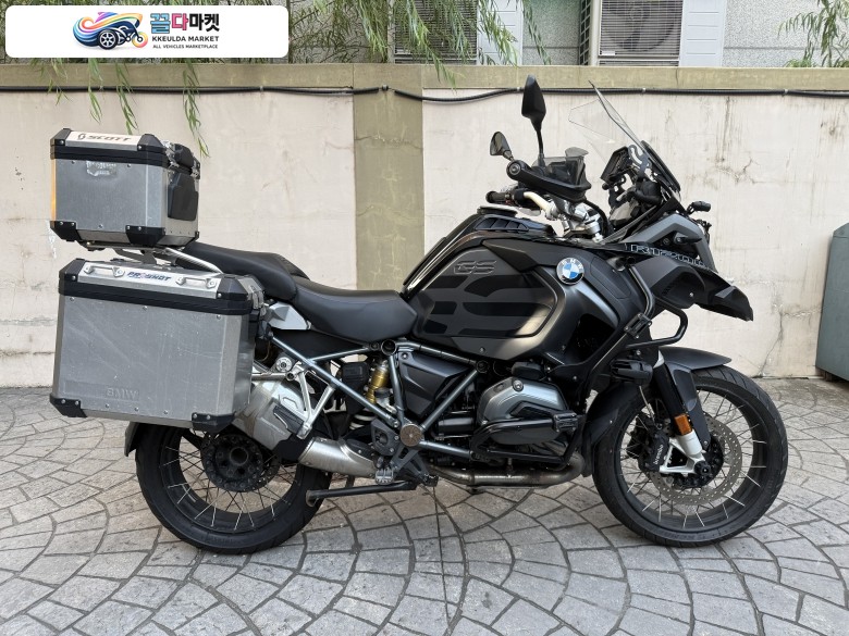 BMW R 1200 GS 어드벤쳐 2017년식 R1200GS ADV 2017년식 판매합니다. 1인 차독일 현지 출고