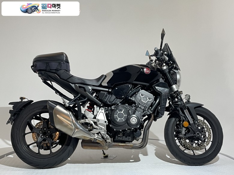 혼다 CB 1000 R 2019년식 [바이크스테이션] 정비예정차량 점검완료 1인차주 실주행거리20,740KM 숏윈드스크린 2CH블랙박스 안개등 SP커넥트 USB충전포트