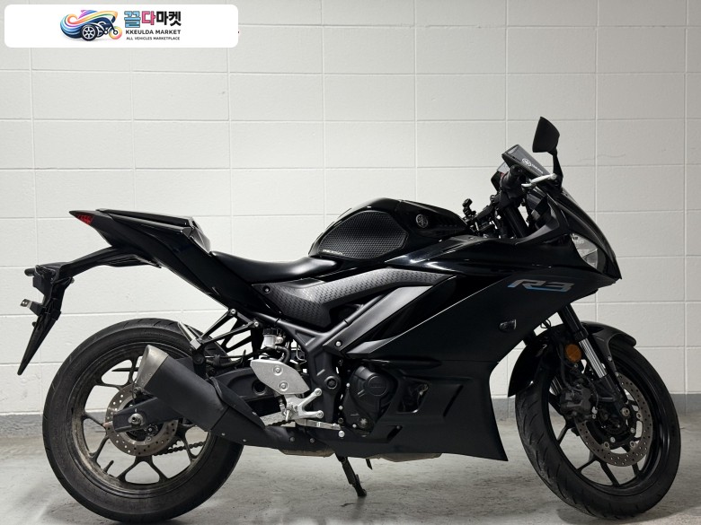 야마하 YZF R3 2023년식 야마하 R3 / 23년식 / 6,000키로대 판매 합니다.