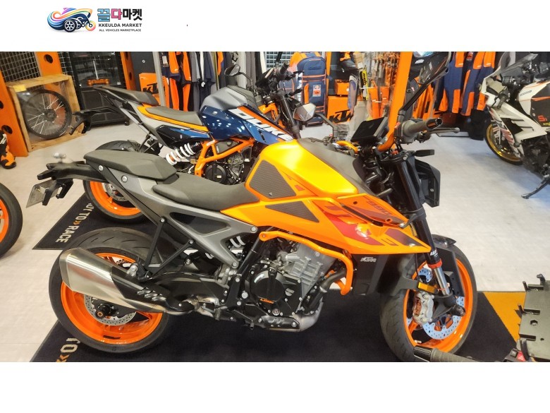 KTM 990 듀크 2024년식 ktm 990규크 158km 신차급 판매