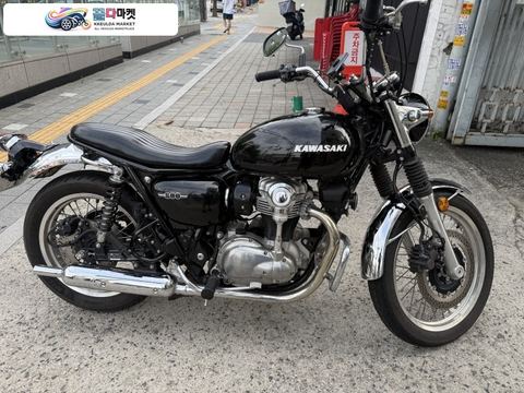 가와사키 W 800 2022년식 가와사키w800풀커스텀판매합니다