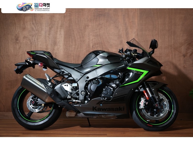 가와사키 닌자 10 R ABS 2022년식 가와사키 / 닌자 zx-10r / 2022 / 25년출고 / 8,600 KM 판매/대차