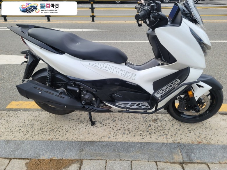 존테스 350 D 2024년식 존택스 350입니다