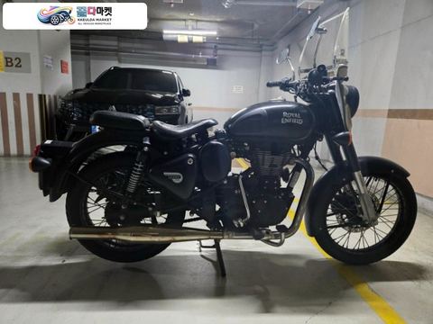 로얄엔필드 클래식 500 2018년식 단종된 2018년식 클래식500 시크하면서도 매력적인 색상의 매트블랙 모델 판매