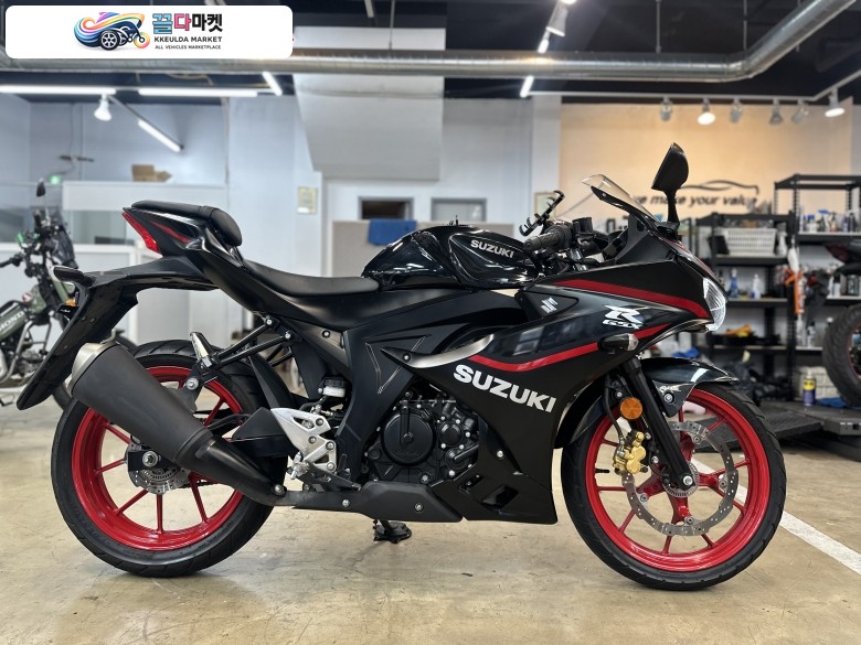 스즈끼 GSX R 125 ABS 2024년식 [모터랙] GSX-R125 ABS 24년 블랙 검/빨 4천km 무사고 gsxr gsxr125