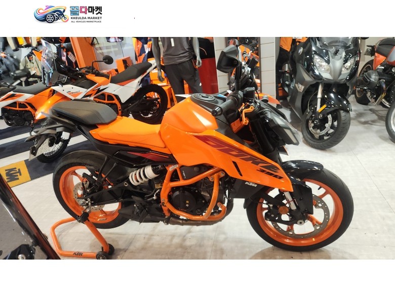 KTM 390 듀크 2024년식 24년식 390듀크 신차급 오렌지 로어링킷 작업완