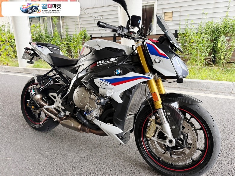 BMW S 1000 R 2021년식 BMW S1000R M패키지 풀옵션 2021년식 판매합니다.