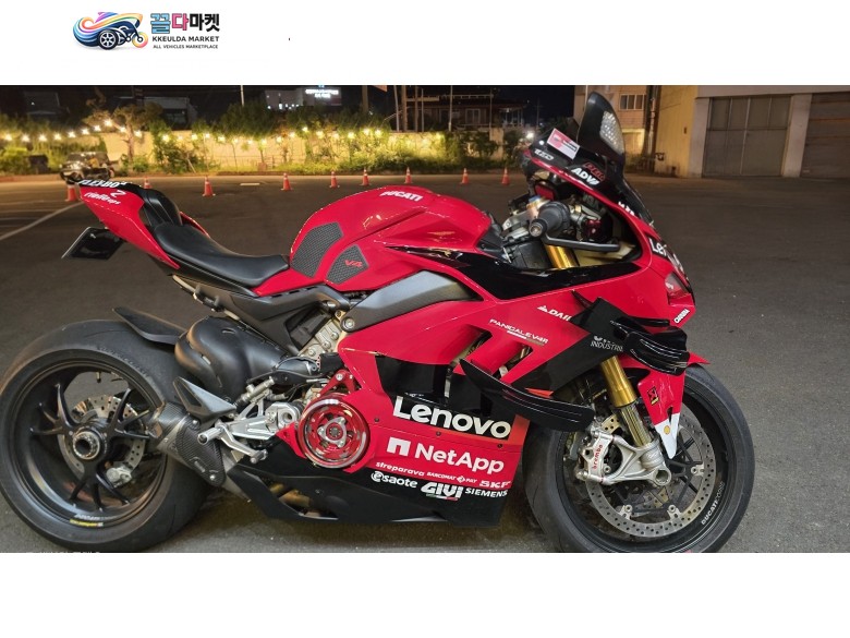 두카티 파니갈레 V4 S 2019년식 19년식 파니갈레 v4s 코르세 팝니다.