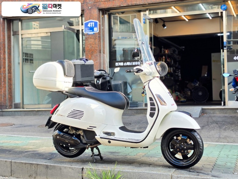 베스파 GTS 125 슈퍼 2019년식 베스파 GTS125 슈퍼 ABS모델 블랙에디션 9857KM 판매합니다