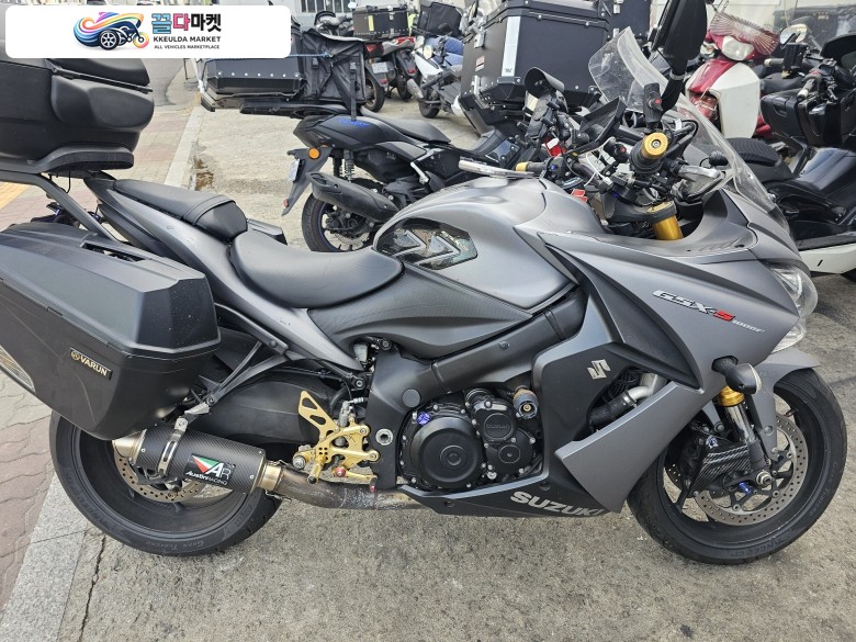 스즈끼 GSX S 1000 F 2016년식 Gsx s100r 팝니다