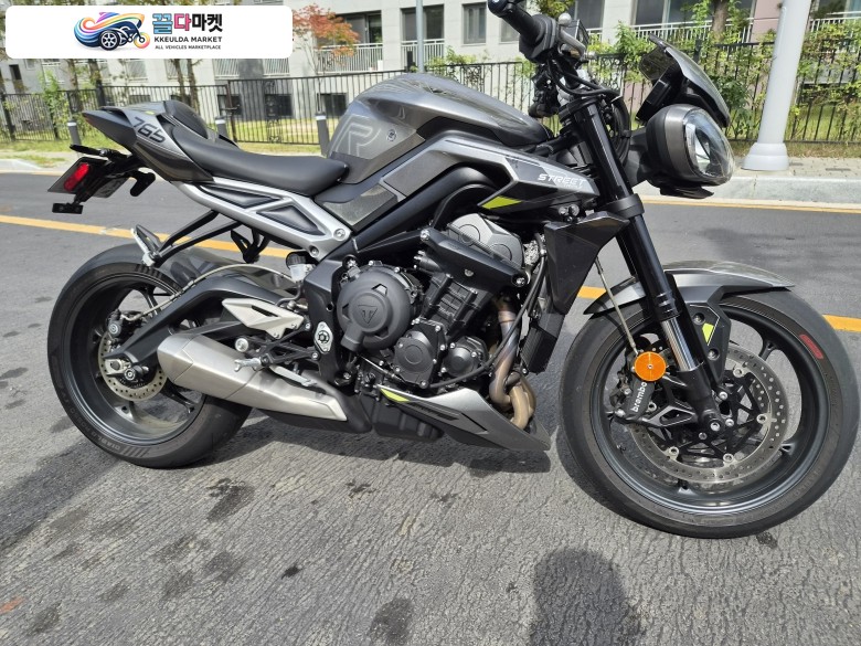 트라이엄프 스트릿 트리플 765 2024년식 Street triple 765R