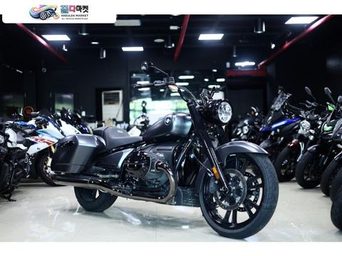 BMW R 18 록테인 2024년식 BMW 헤리티지 럭셔리 크루저, 무사고 깔끔한 신차급 매물입니다.