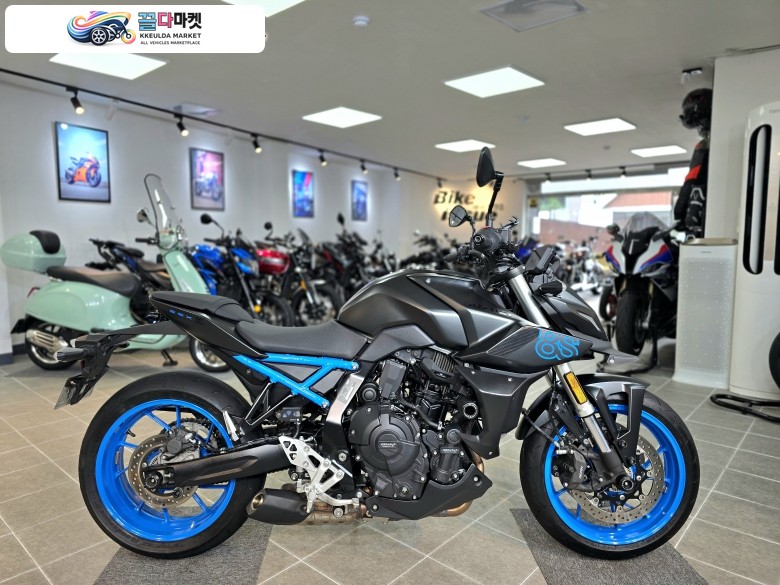 스즈끼 GSX 8 S 2024년식 [바이크잇슈] 특옵션 짧은키로수 이전가능 컨디션최상 매입대차가능