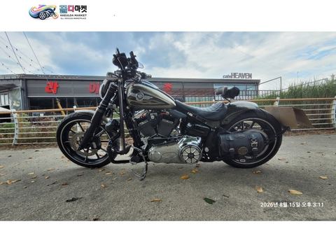 할리데이비슨 브레이크아웃 2016년식 2016년식 할리데이비슨 브레이크아웃