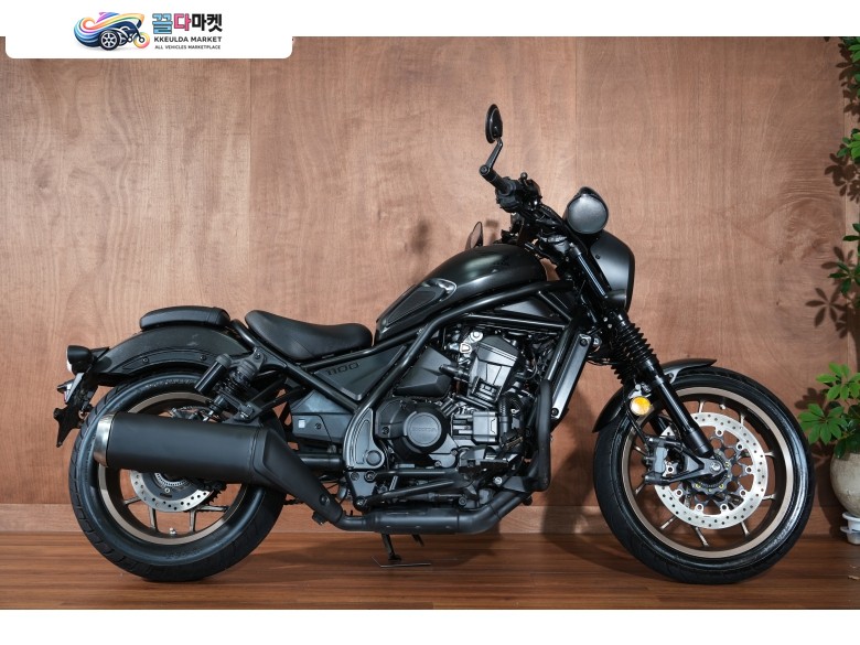혼다 레블 1100 SE DCT 2025년식 혼다 / 레블1100 DCT SE / 2025 / 9,900 KM 판매/대차