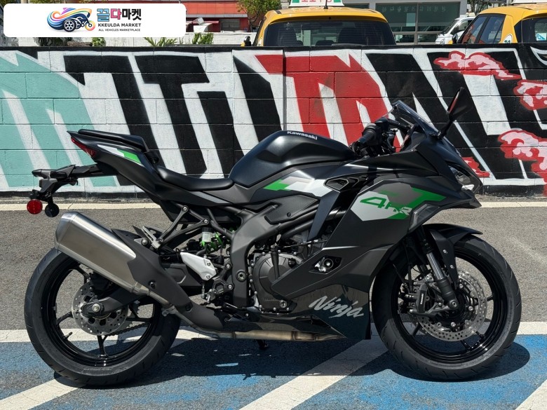 가와사키 닌자 ZX 4 RR 2026년식 모토몰 - 전국최대 종합바이크 쇼핑몰 / 2027년식 닌자 ZX-4RR 그레이 당일출고 제1금융권 저금리 현금할부 / 가와사키 플라자 부산점