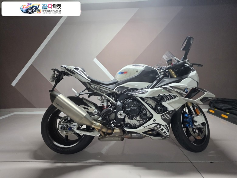 BMW S 1000 RR 2025년식 BMW S1000RR 2025년식 8월등록 M패키지 +  ( 빌렛패키지 ) 보증기간많이남아있음