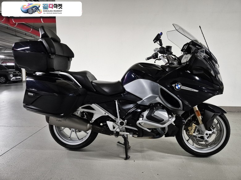 BMW R 1250 RT 2019년식 신차급 아크라포빅 R1250RT 판매합니다.