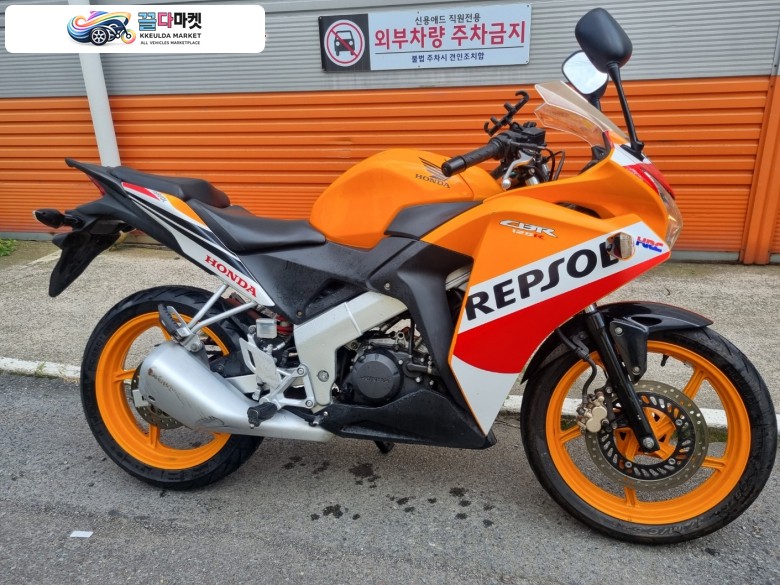혼다 CBR 125 R 2015년식 상태좋은 입문,초보,연습용 바이크 혼다 CBR125R 판매합니다~ (전국배송가능)