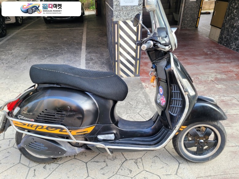 베스파 GTS 125 슈퍼 2013년식 베스파 gts 125스쿠터  판매합니다