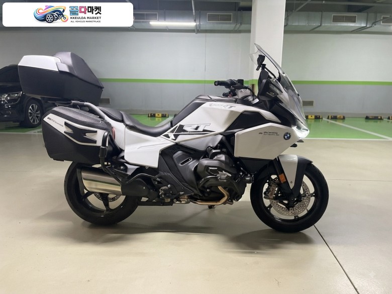 BMW R 1300 RT 2026년식 BMW R1300RT 신차급 팝니다.
