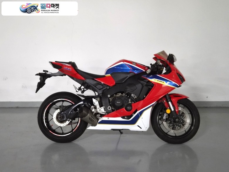 혼다 CBR 1000 RR 2019년식 [사용검사완] 2019 CBR1000RR 판매합니다.
