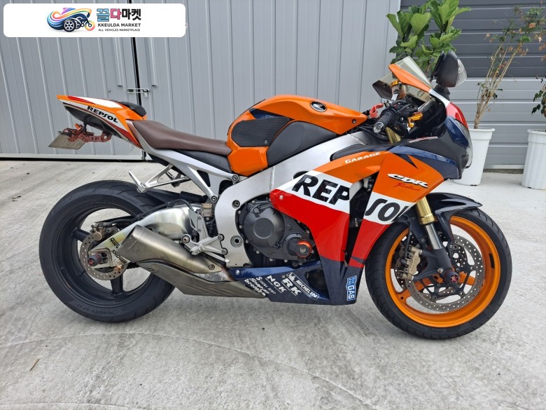 혼다 CBR 1000 RR 2009년식 2009년 CBR1000RR 판매합니다.