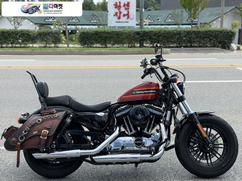 할리데이비슨 포티에잇 스페셜 2020년식 포티에잇 스페셜 1인신조 4000km 반스머플러 깔끔한 튜닝