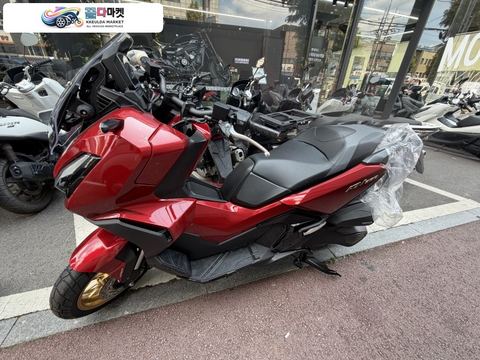 혼다 ADV 350 2026년식 혼다코리아 ADV350 레드색상 2026년식 신차 판매 무이자 카드결제 최대 16개월 가능 / 신한 마이카 가능