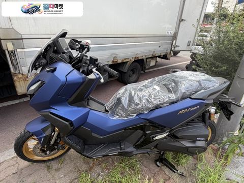 혼다 ADV 350 2026년식 혼다코리아 ADV350 블루색상 2026년식 신차 판매 무이자 카드결제 최대 16개월 가능 / 신한 마이카 가능